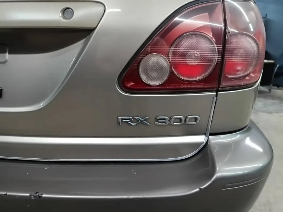 2001 Lexus RX 1st Gen - Image 12 of 14
