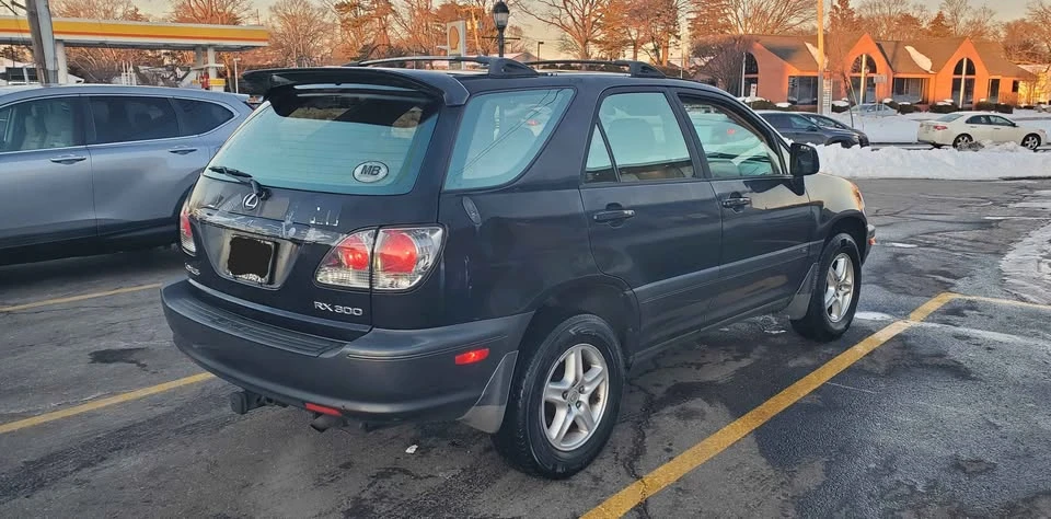2001 Lexus RX 1st Gen - Image 2 of 11