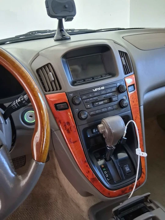 2001 Lexus RX 1st Gen - Image 5 of 9