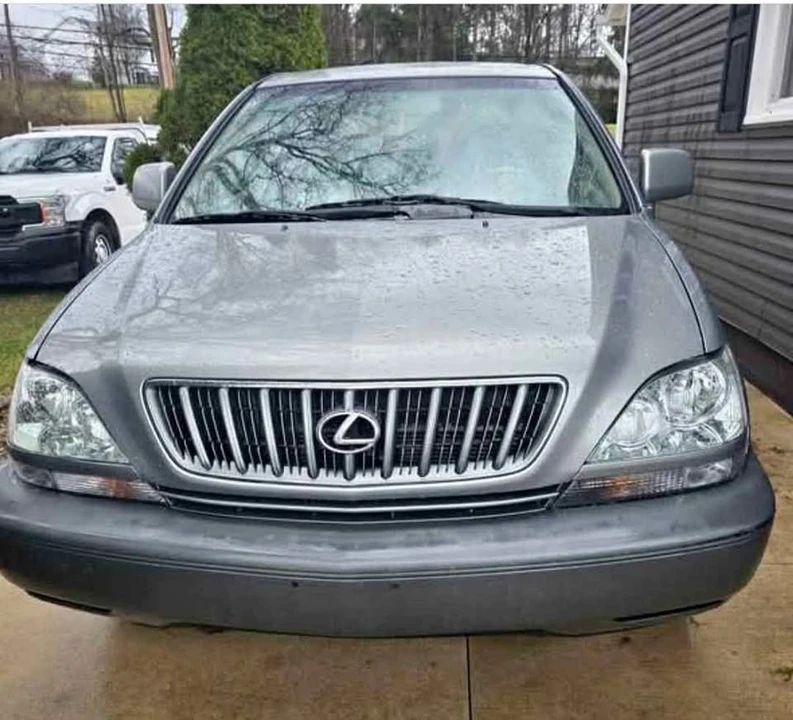 2001 Lexus RX 1st Gen - Image 2 of 9