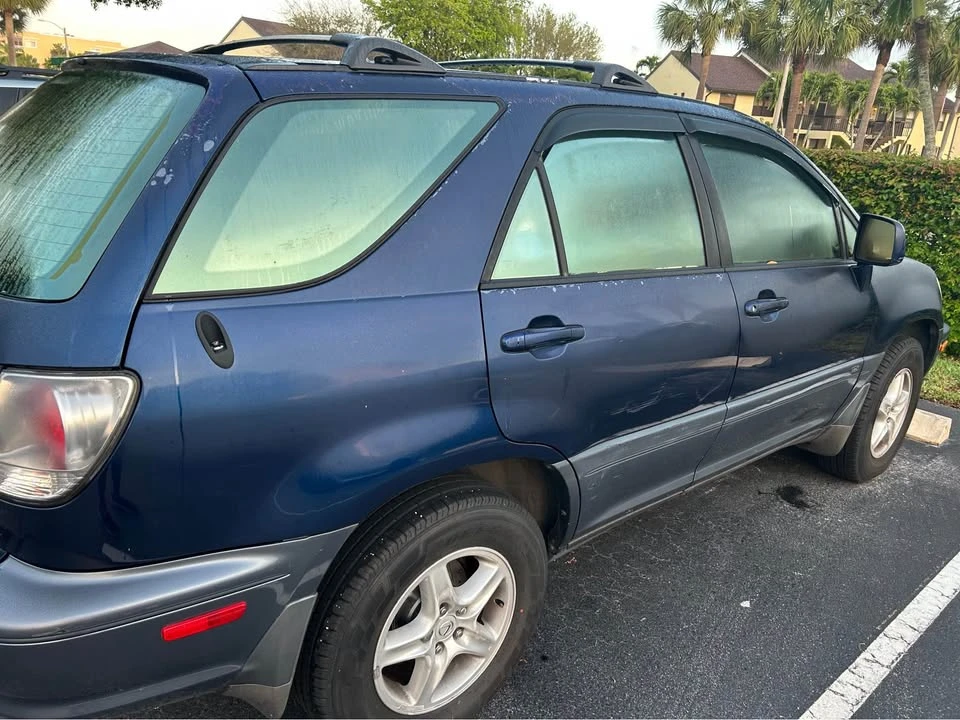2001 Lexus RX 1st Gen - Image 2 of 16