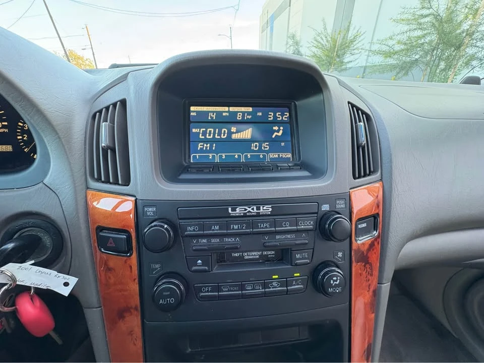 2001 Lexus RX 1st Gen - Image 13 of 16