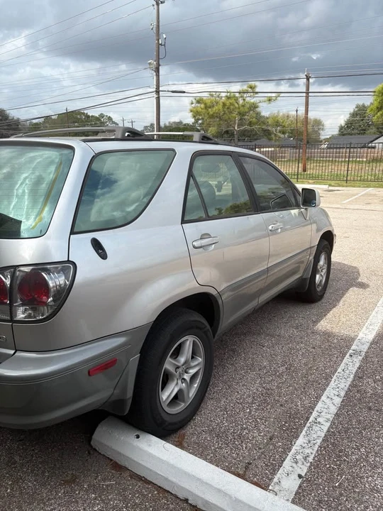 2001 Lexus RX 1st Gen - Image 4 of 6