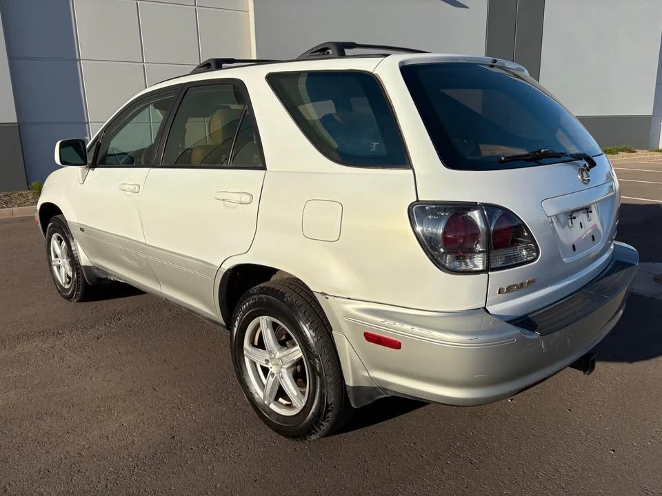 2001 Lexus RX 1st Gen - Image 5 of 16