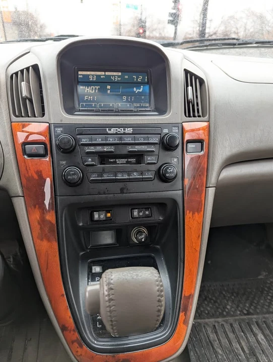 2001 Lexus RX 1st Gen - Image 5 of 9