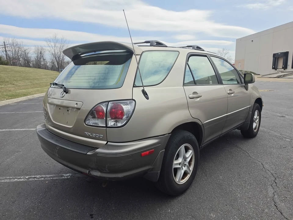2001 Lexus RX 1st Gen - Image 2 of 18
