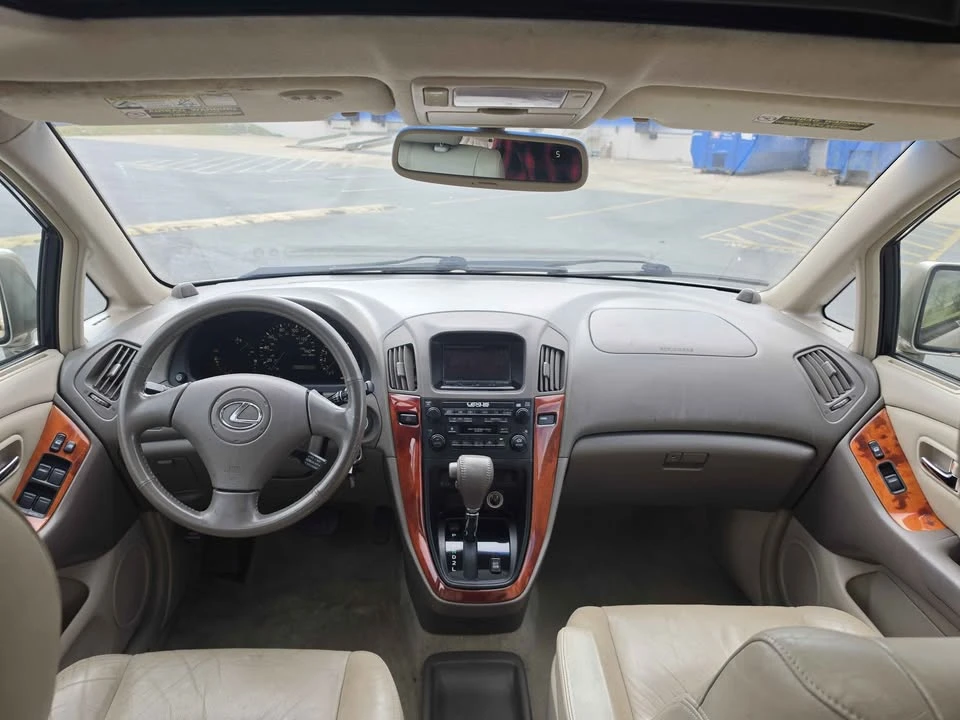 2001 Lexus RX 1st Gen - Image 12 of 18