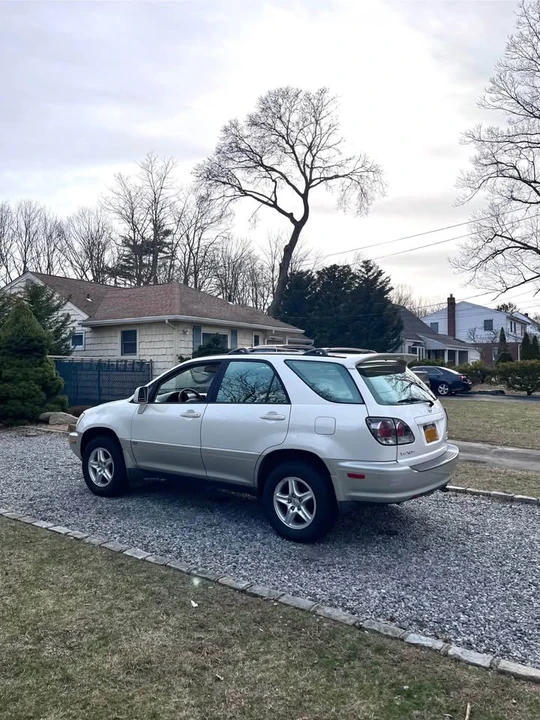 2001 Lexus RX 1st Gen - Image 3 of 15