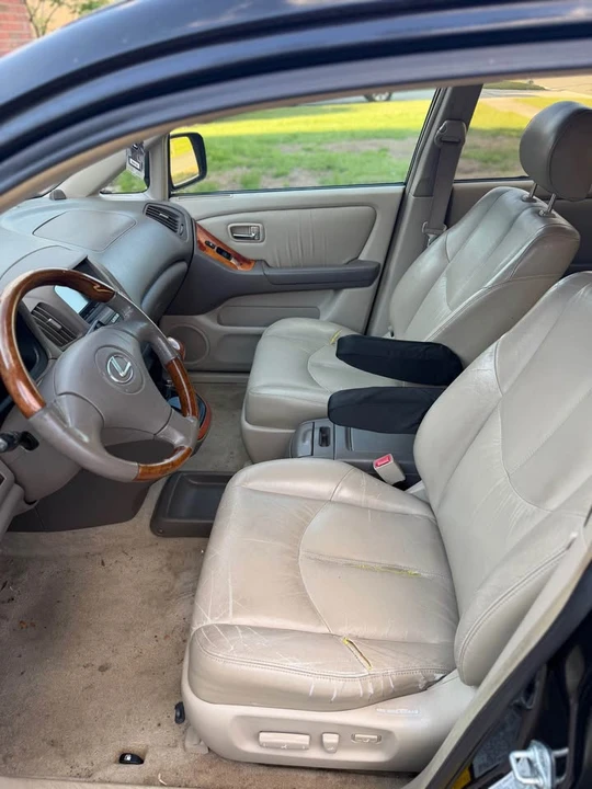 2001 Lexus RX 1st Gen - Image 9 of 13