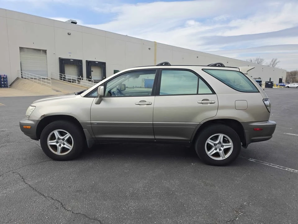 2001 Lexus RX 1st Gen - Image 5 of 18