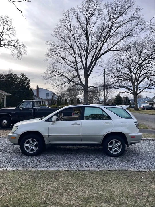 2001 Lexus RX 1st Gen - Image 2 of 15