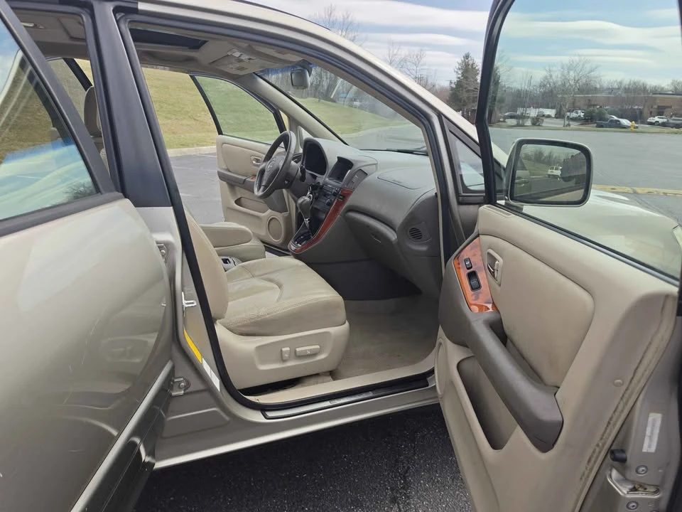 2001 Lexus RX 1st Gen - Image 11 of 18