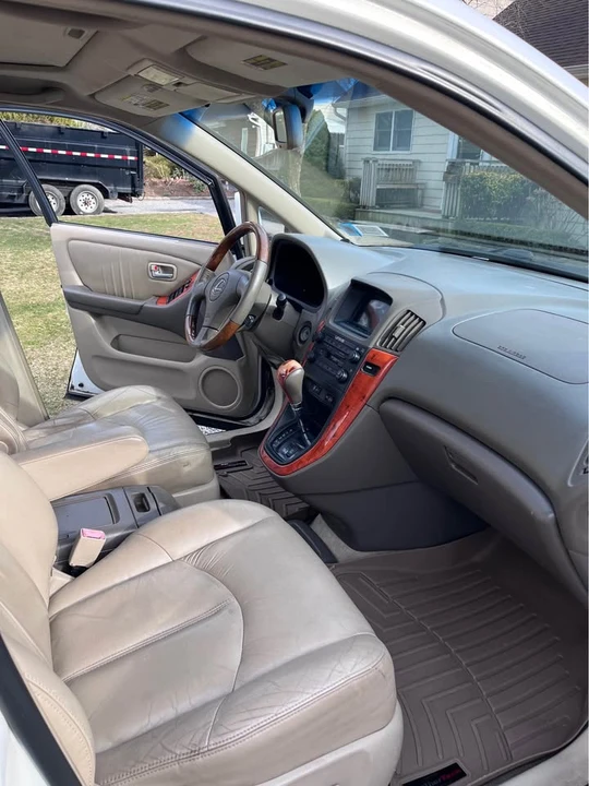 2001 Lexus RX 1st Gen - Image 10 of 15