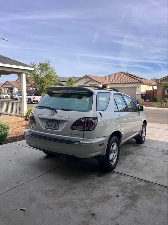 2001 Lexus RX 1st Gen - Image 4 of 13