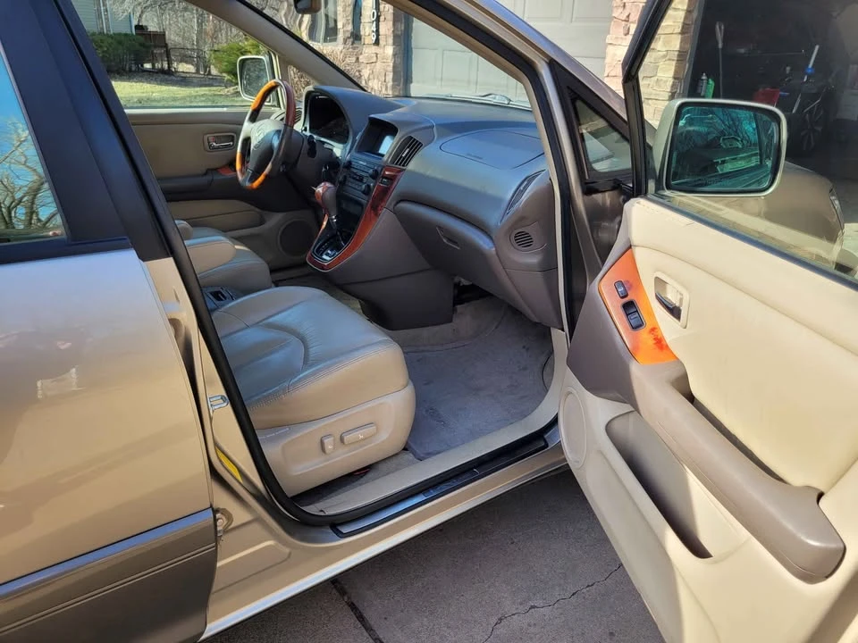 2001 Lexus RX 1st Gen - Image 3 of 8