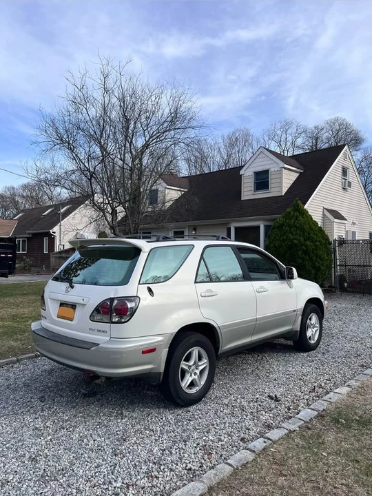 2001 Lexus RX 1st Gen - Image 5 of 15