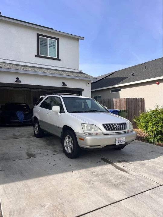 2001 Lexus RX 1st Gen - Image 2 of 13