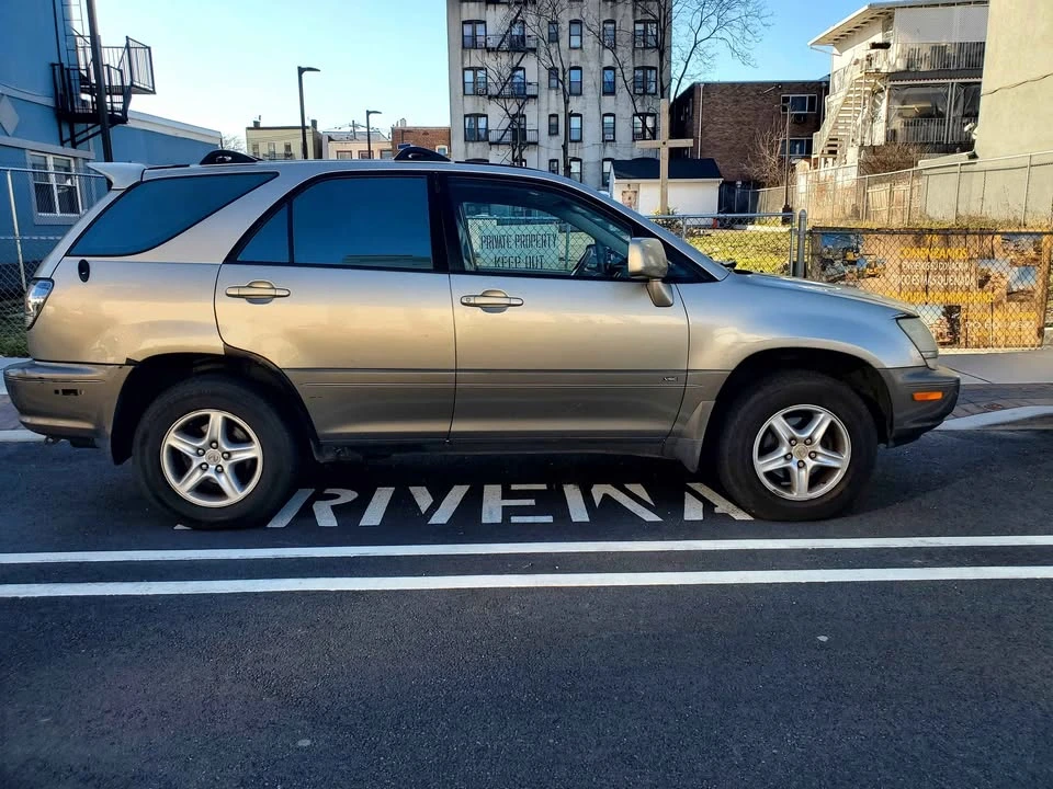 2001 Lexus RX 1st Gen - Image 2 of 17