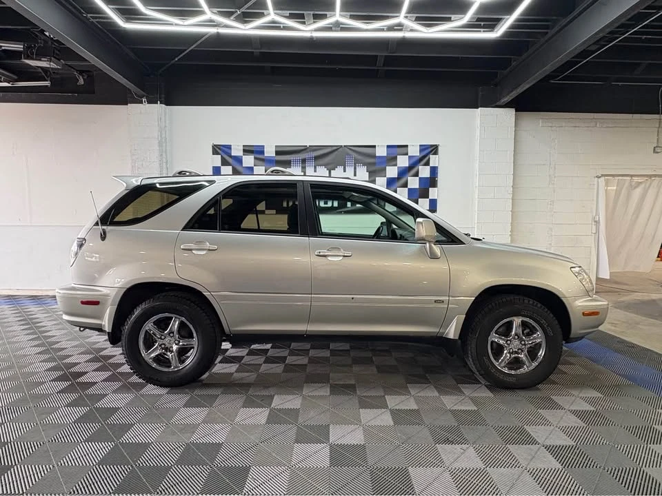 2001 Lexus RX 1st Gen - Image 3 of 14