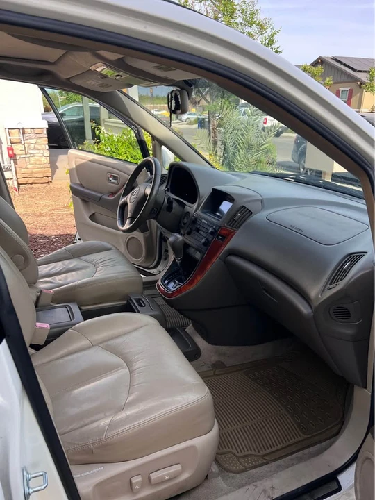 2001 Lexus RX 1st Gen - Image 11 of 13