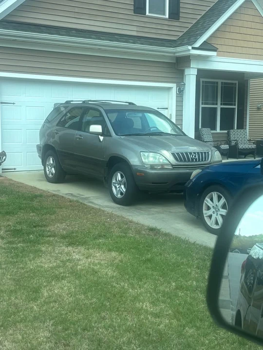 2001 Lexus RX 1st Gen - Image 4 of 4