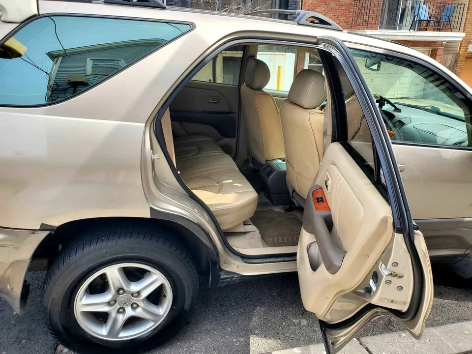 2001 Lexus RX 1st Gen - Image 12 of 17