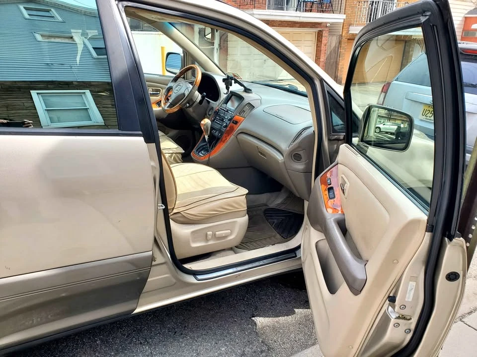 2001 Lexus RX 1st Gen - Image 13 of 17