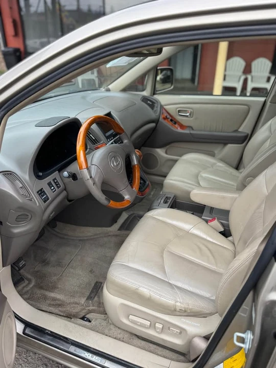 2001 Lexus RX 1st Gen - Image 9 of 16