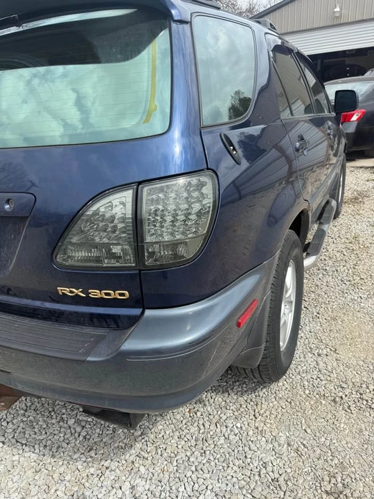 2001 Lexus RX 1st Gen - Image 2 of 7