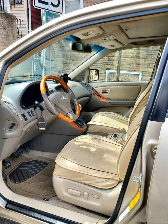 2001 Lexus RX 1st Gen - Image 8 of 17