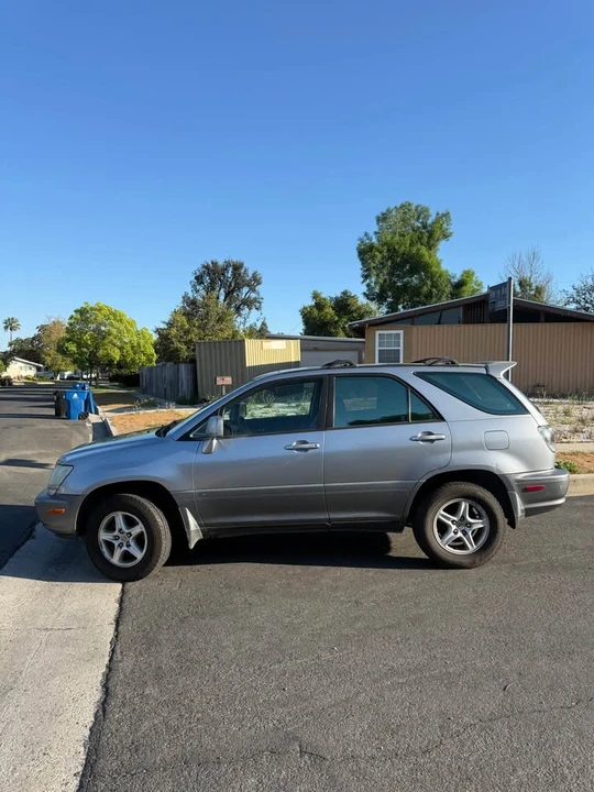 2001 Lexus RX 1st Gen - Image 2 of 7