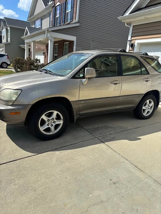 2001 Lexus RX 1st Gen - Image 2 of 4