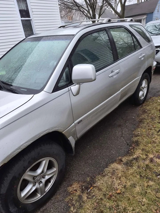 2001 Lexus RX 1st Gen - Image 2 of 11