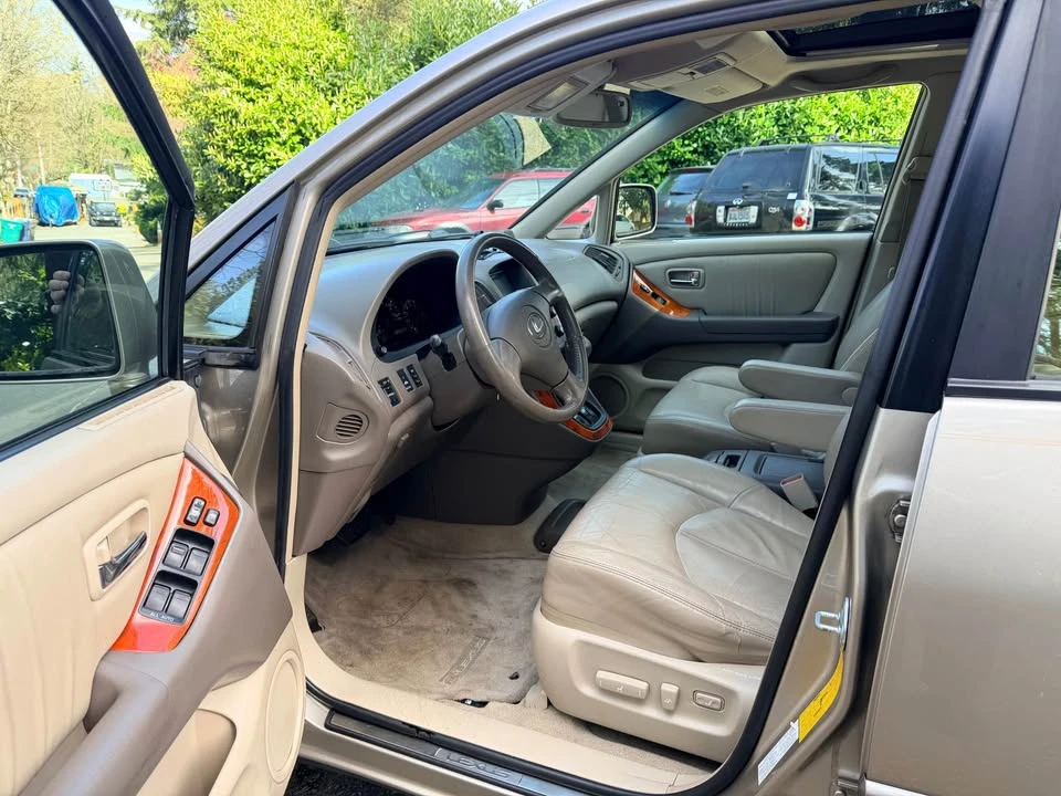 2001 Lexus RX 1st Gen - Image 9 of 10