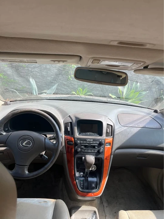 2001 Lexus RX 1st Gen - Image 2 of 4