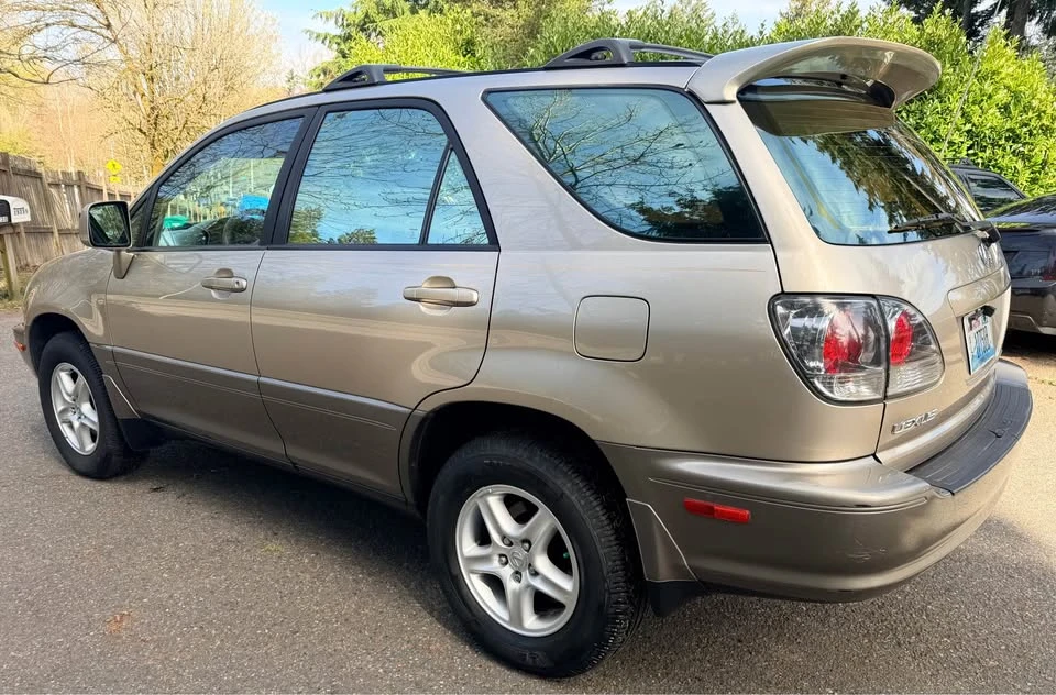 2001 Lexus RX 1st Gen - Image 4 of 10