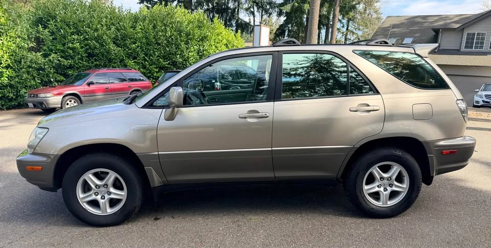 2001 Lexus RX 1st Gen - Image 3 of 10