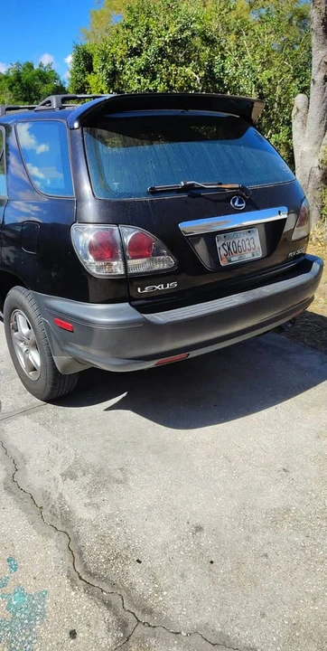 2001 Lexus RX 1st Gen - Image 2 of 3