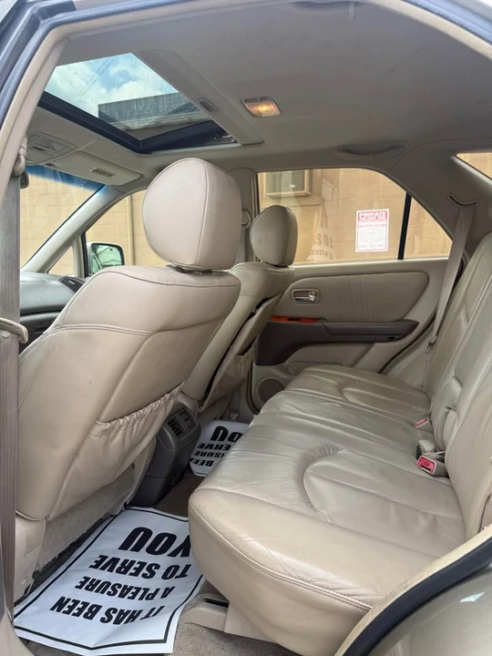 2001 Lexus RX 1st Gen - Image 9 of 18