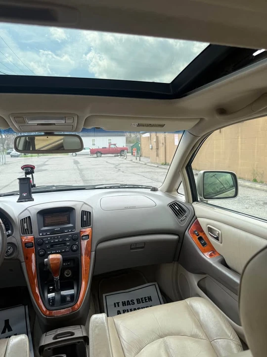 2001 Lexus RX 1st Gen - Image 11 of 18