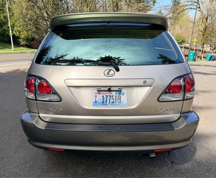2001 Lexus RX 1st Gen - Image 5 of 10