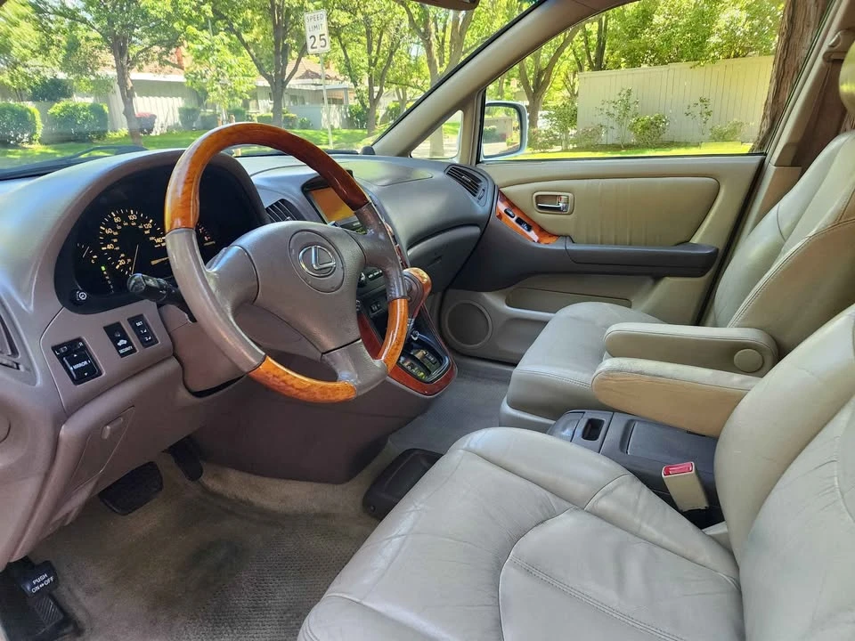 2001 Lexus RX 1st Gen - Image 9 of 18