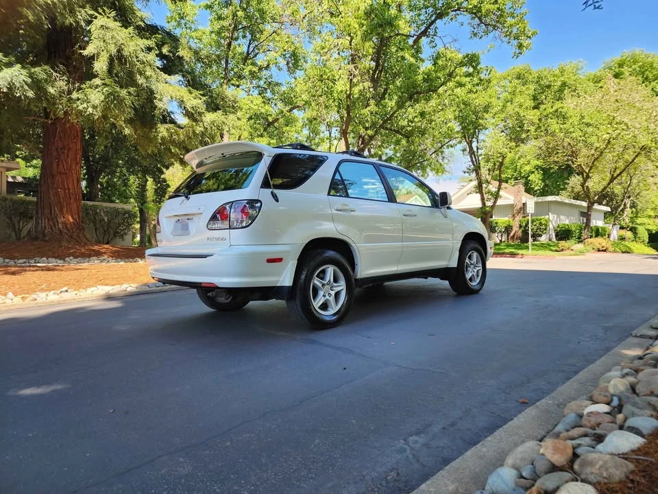 2001 Lexus RX 1st Gen - Image 3 of 18