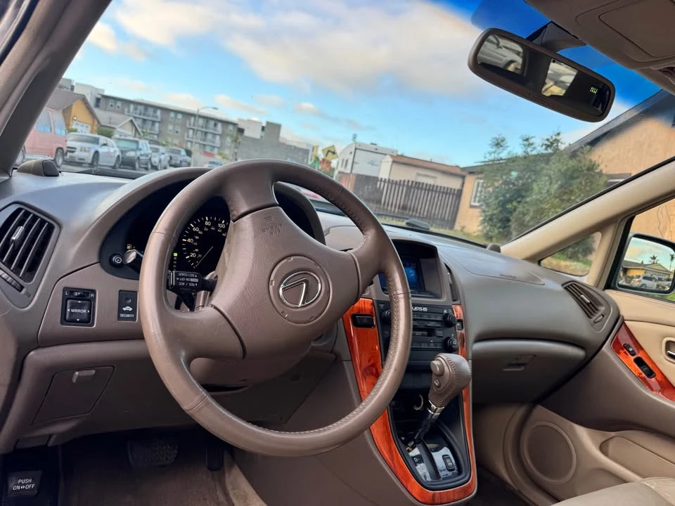2001 Lexus RX 1st Gen - Image 5 of 7