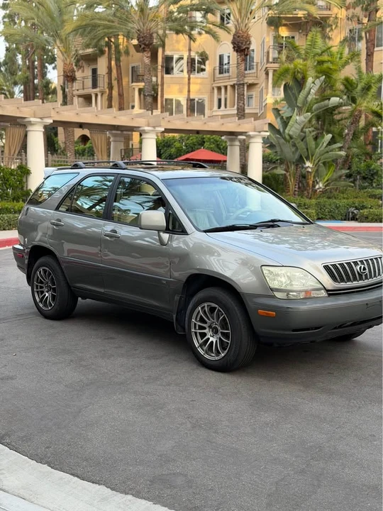2001 Lexus RX 1st Gen - Image 3 of 14