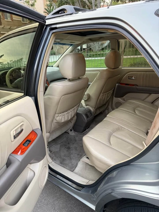 2001 Lexus RX 1st Gen - Image 11 of 14