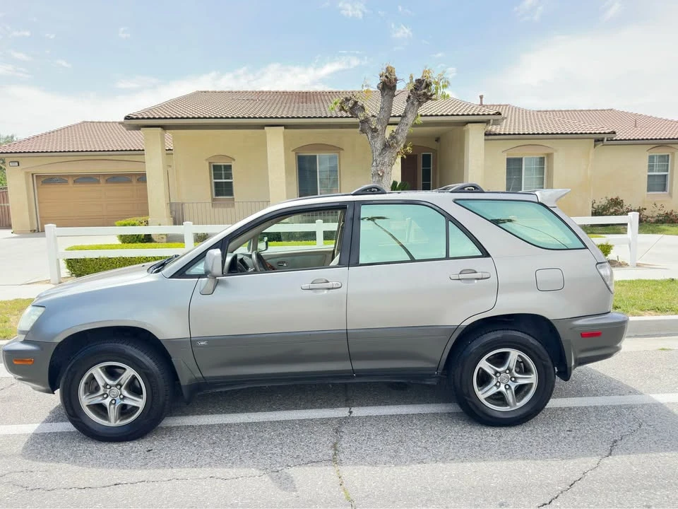 2001 Lexus RX 1st Gen - Image 3 of 13