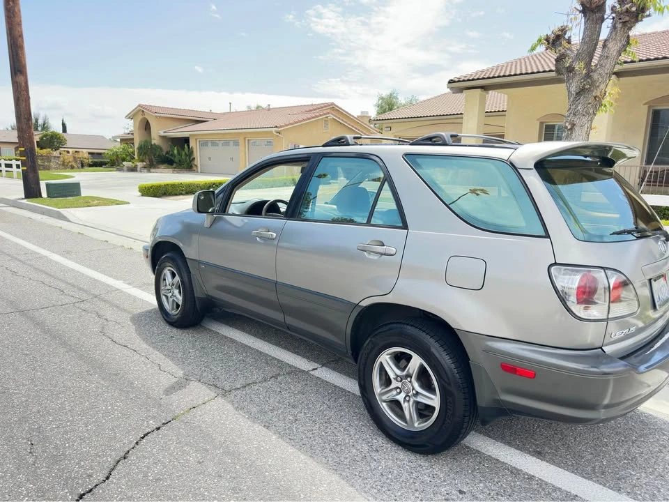 2001 Lexus RX 1st Gen - Image 2 of 13