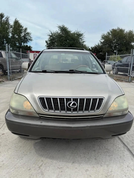 2001 Lexus RX 1st Gen - Image 4 of 10