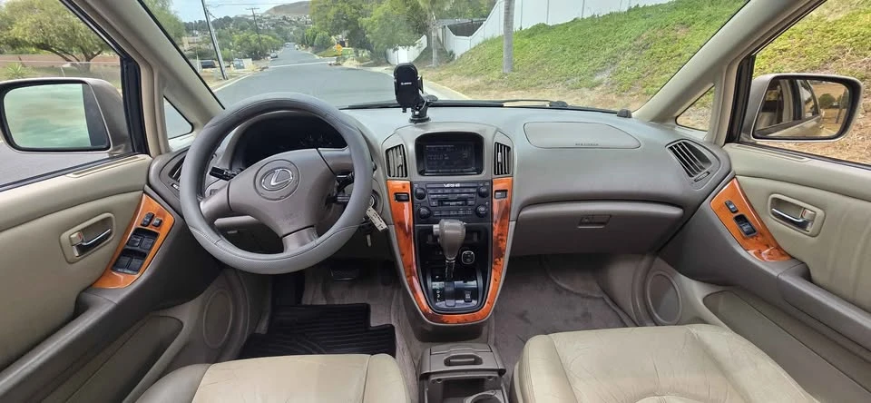 2001 Lexus RX 1st Gen - Image 9 of 20